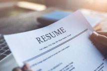 Creating a Winning Resume with the Help of Social Media Platforms